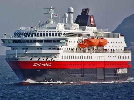 The Coastal Express – South (Kirkenes – Bergen) - Flights Included Hurtigruten