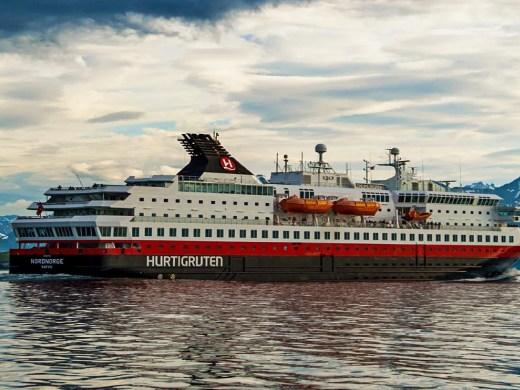 The Coastal Express – South (Kirkenes – Bergen) - Flights Included Hurtigruten