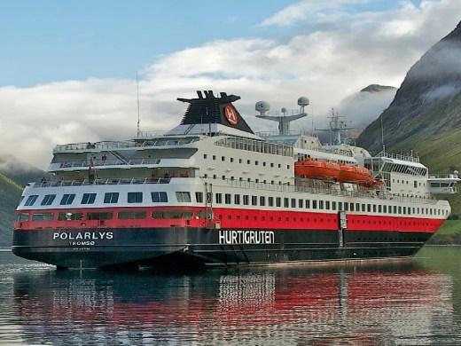 The Coastal Express – South (Kirkenes – Bergen) - Flights Included Hurtigruten