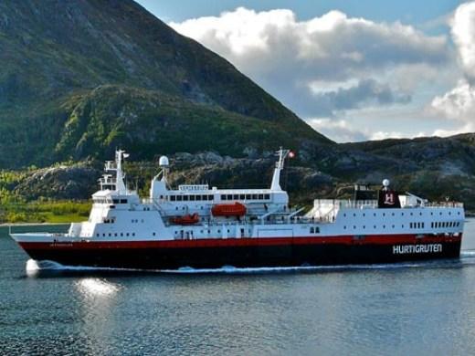 The Coastal Express – South (Kirkenes – Bergen) - Flights Included Hurtigruten